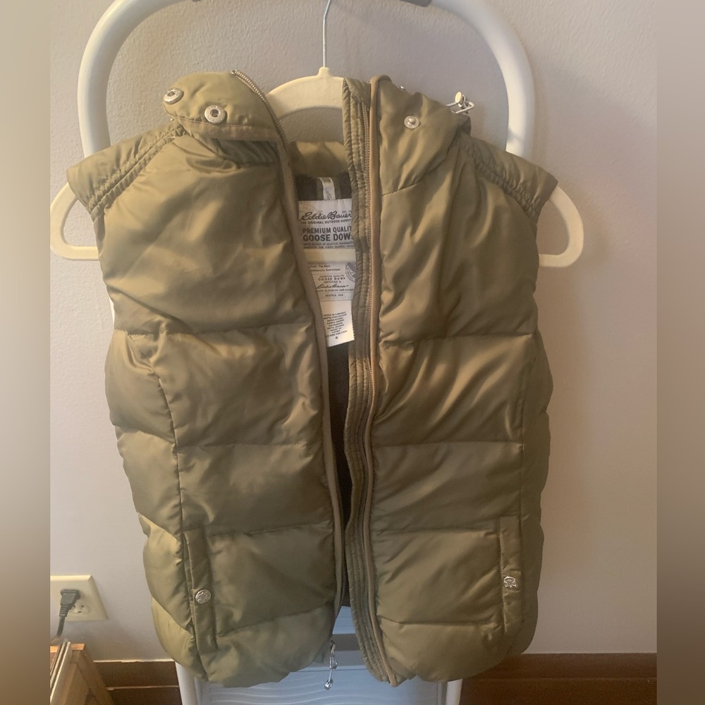 Goose down green vest size small